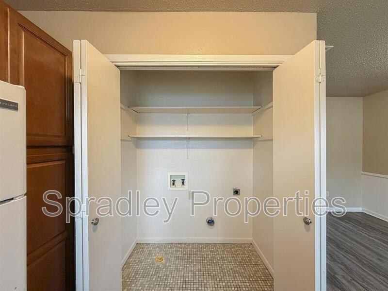 801 Apache Dr - Photo 7 of 12