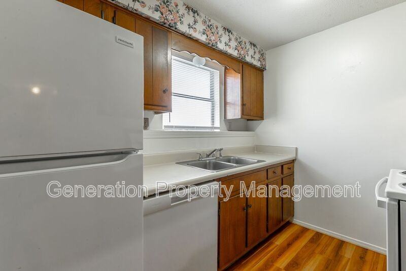 72 Knollwood Dr - Photo 4 of 20