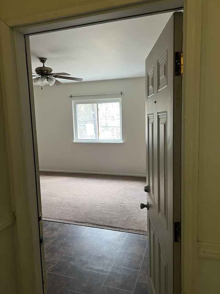 454 East Grafton Road - Photo 4 of 38