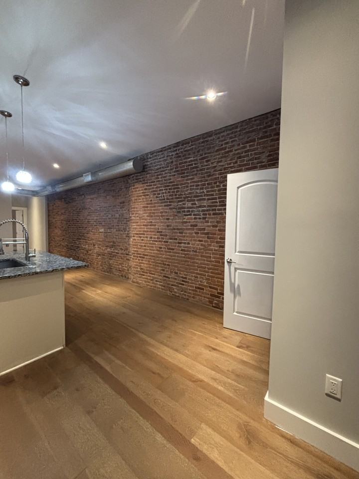 209-211 Walnut Street - Photo 5 of 28