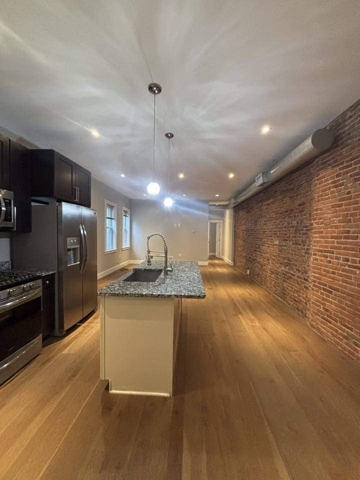 209-211 Walnut Street - Photo 6 of 28