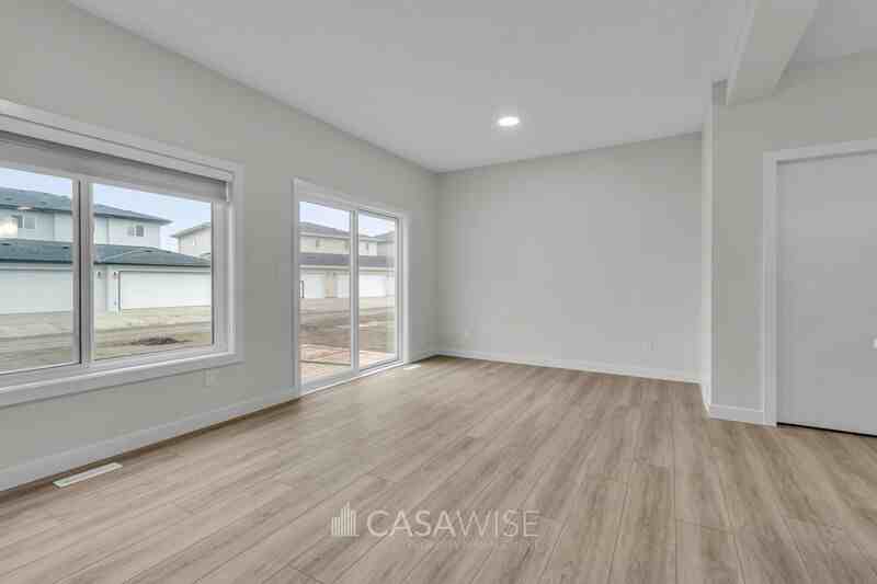 1075 Berg Pl #MAIN - Photo 6 of 25