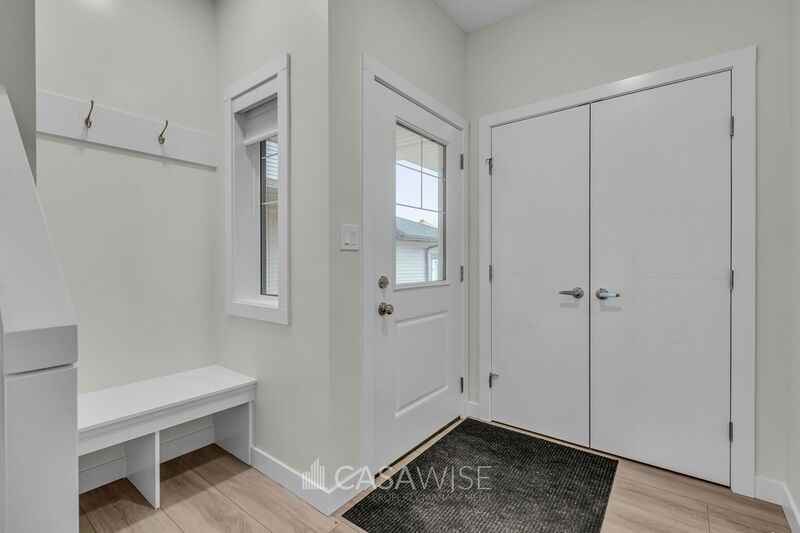 1075 Berg Pl #MAIN - Photo 7 of 25