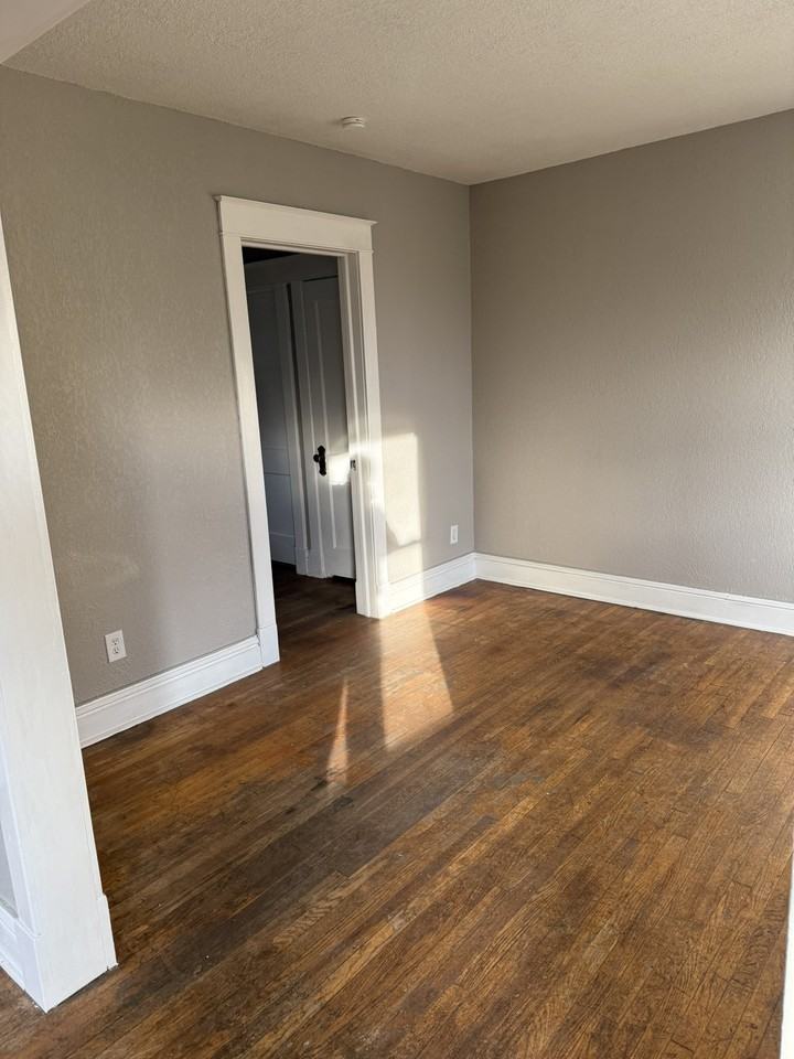 1700 East 36th Street - Photo 7 of 16