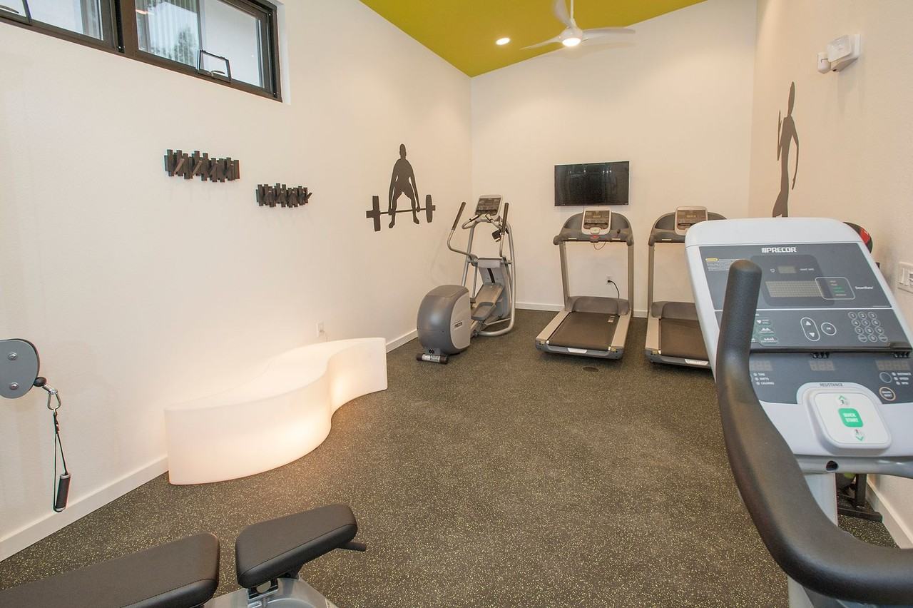 1255 University Avenue - Photo 7 of 27