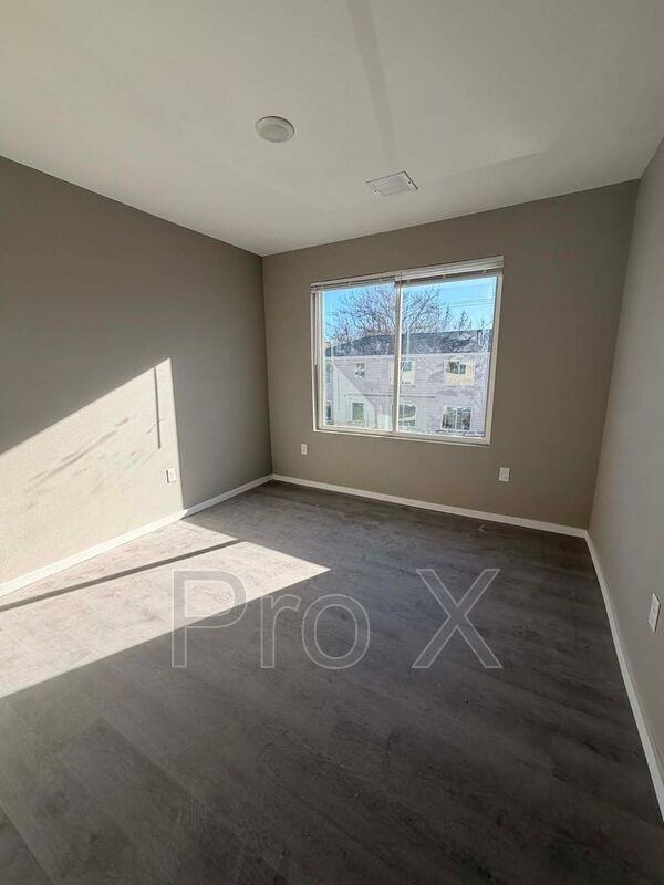 117-121 S Byers Apartments - Photo 5 of 14