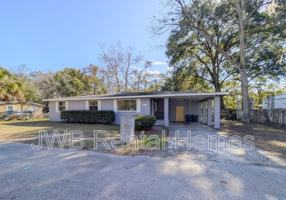 featured image of 1634 Rosanne St