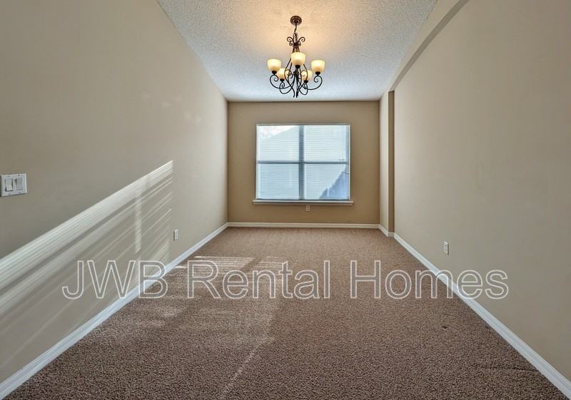 268 Johns Glen Dr - Photo 5 of 11