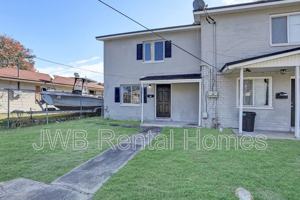 featured image of 1832 Broadway Ave