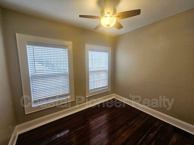 209 S Westland Ave #C - Photo 5 of 10