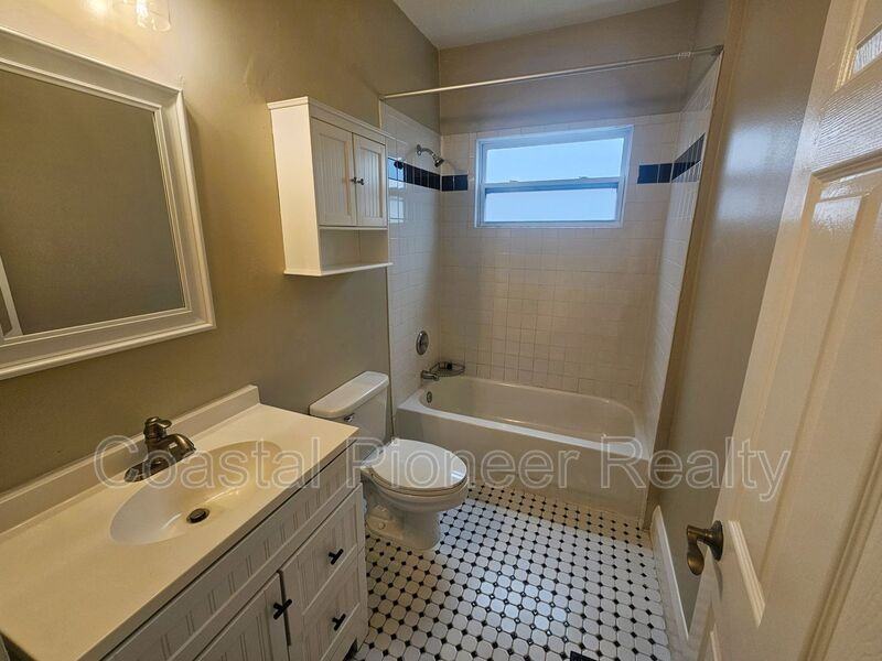 209 S Westland Ave #C - Photo 7 of 10