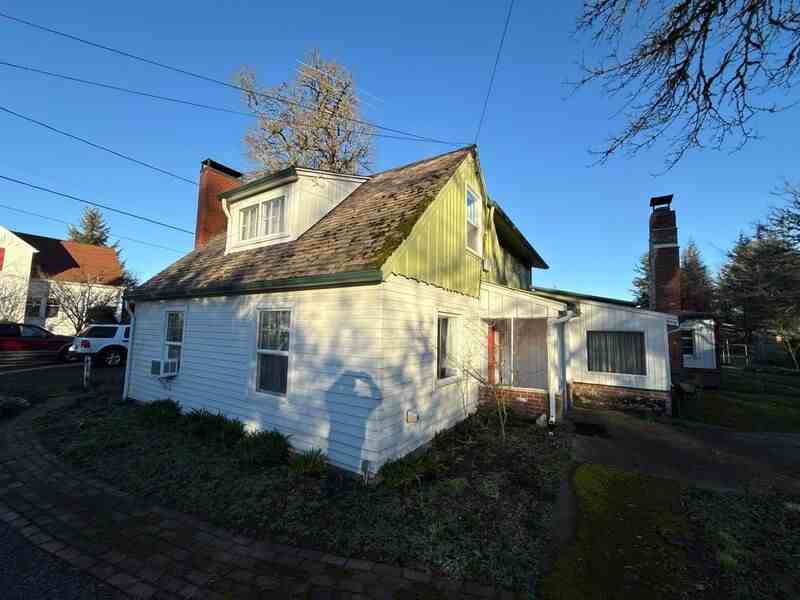 1947 Marion St Se - Photo 3 of 38