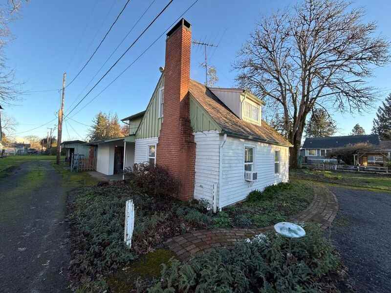 1947 Marion St Se - Photo 4 of 38