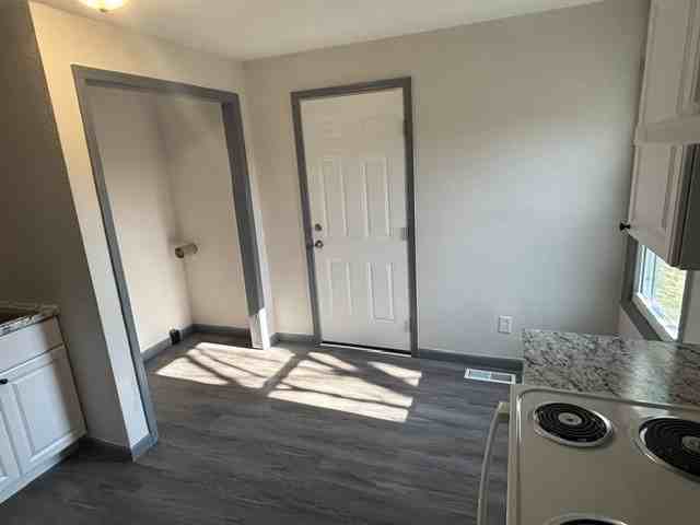 131 Lawton Road - Photo 6 of 22