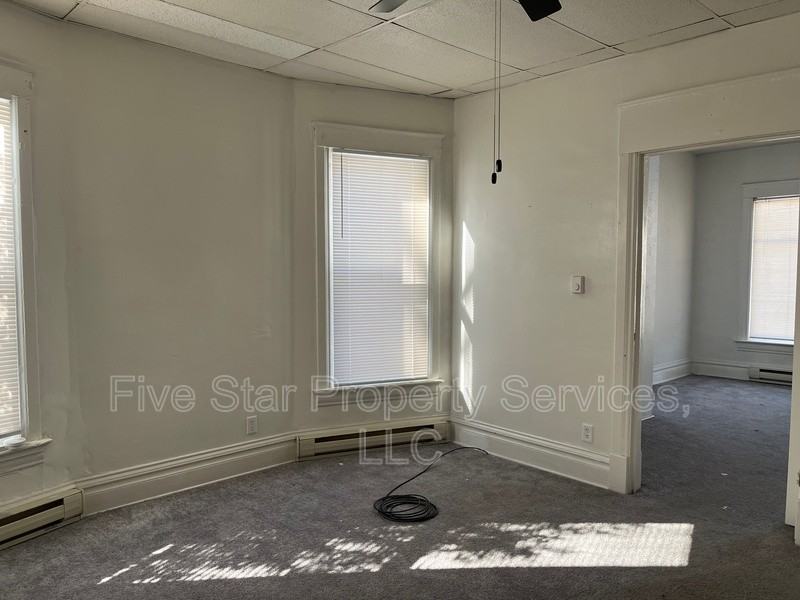 400 W Allen St - Photo 3 of 7