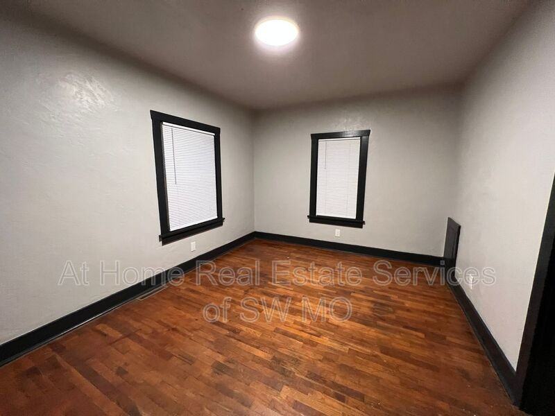 948 S Nettleton Ave - Photo 6 of 9