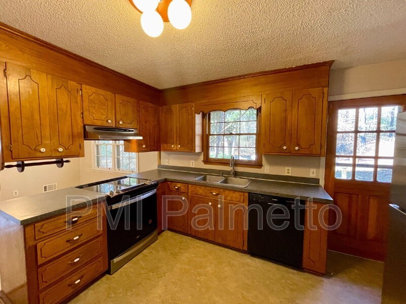 136 Lacaya Rd - Photo 7 of 10