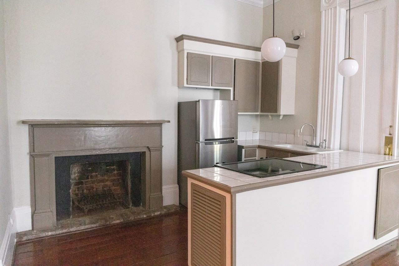 68 Beaufain Street - Photo 3 of 50