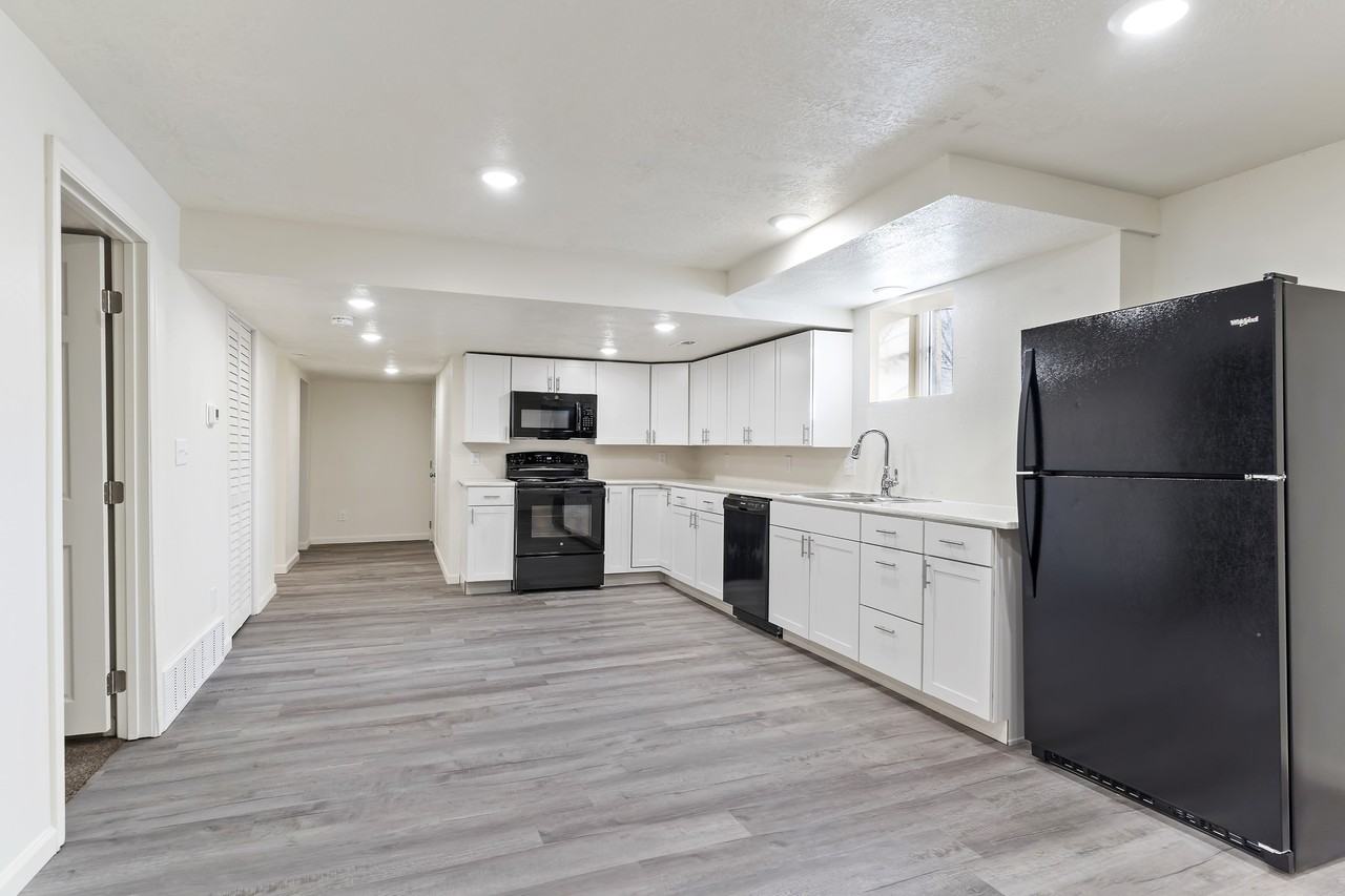 2928 Grant Ave - Photo 3 of 13