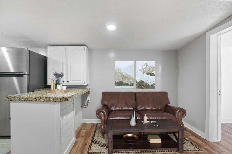 2634 Quincy Avenue - Photo 3 of 7