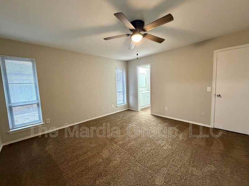 2744 S Cypress Cir - Photo 3 of 15