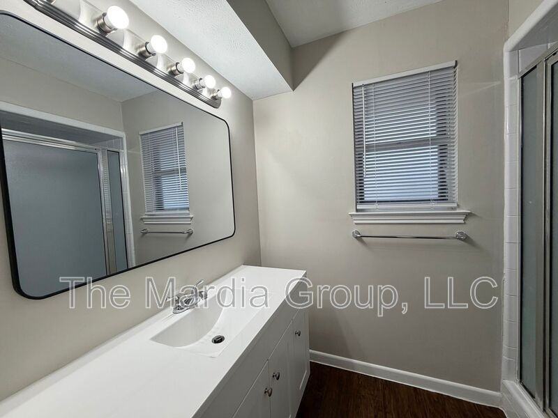 2744 S Cypress Cir - Photo 5 of 15