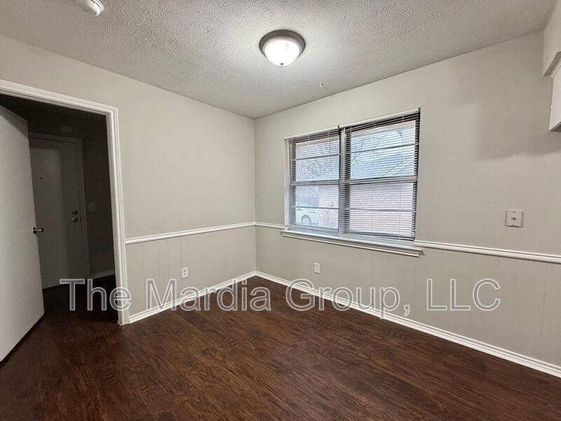 2744 S Cypress Cir - Photo 6 of 15