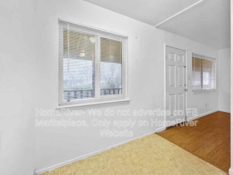 2957 Howe Ave #9 - Photo 7 of 17