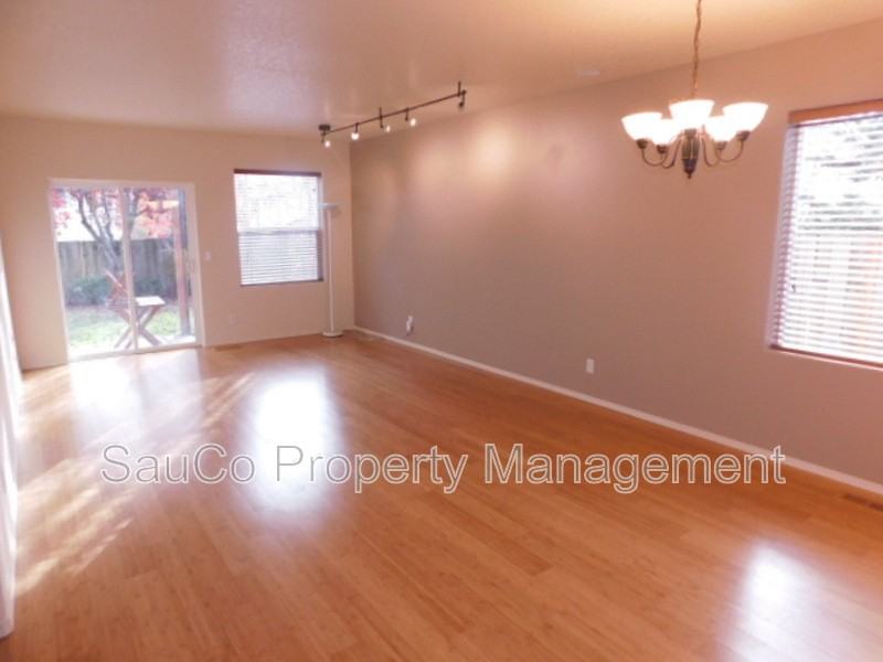 1218 34th Pl - Photo 2 of 18