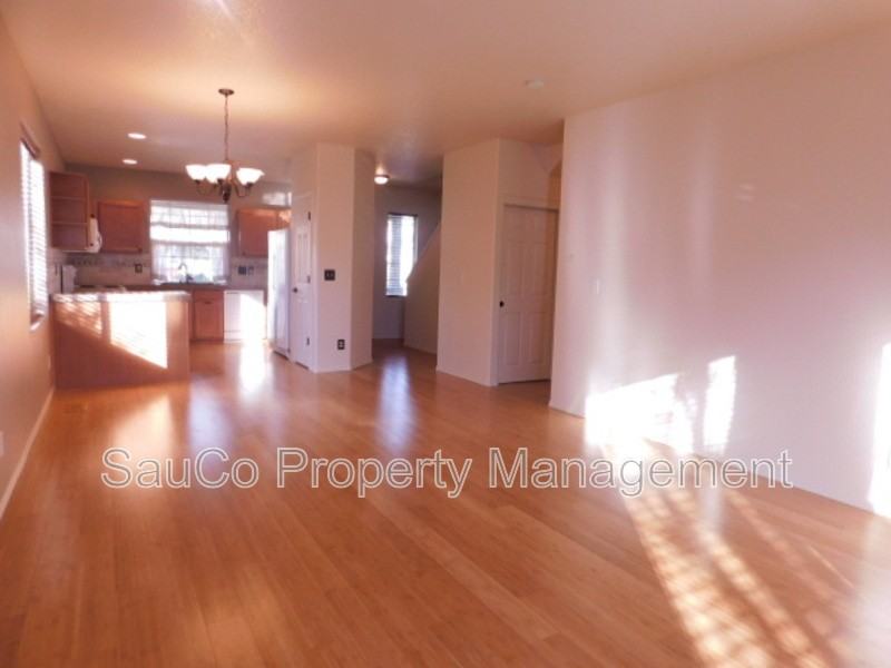 1218 34th Pl - Photo 3 of 18