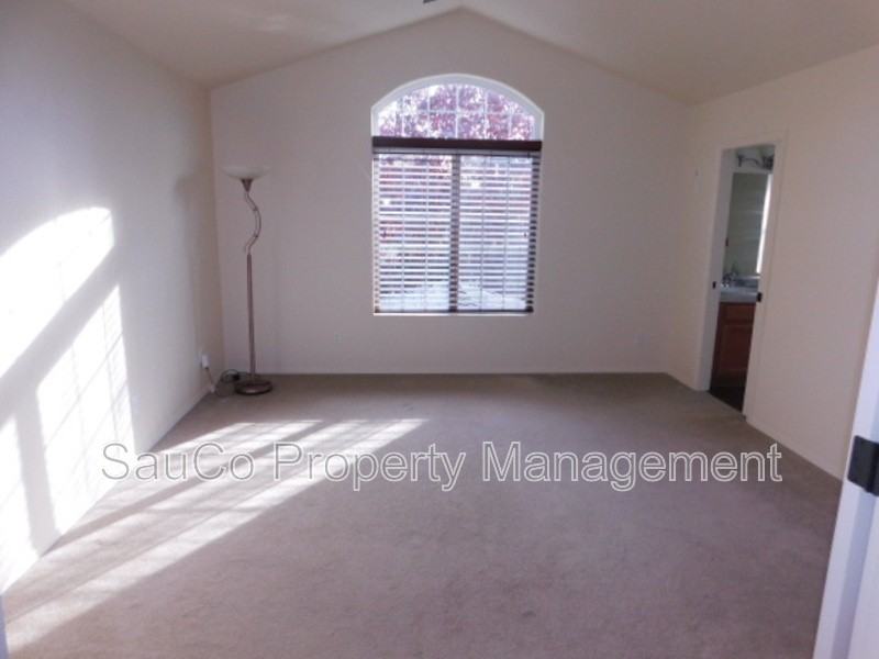 1218 34th Pl - Photo 7 of 18