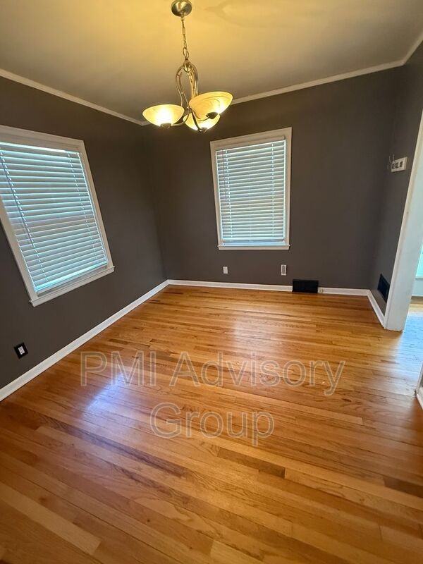 1124 Sw Collins Ave - Photo 2 of 8