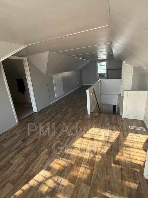 1124 Sw Collins Ave - Photo 4 of 8