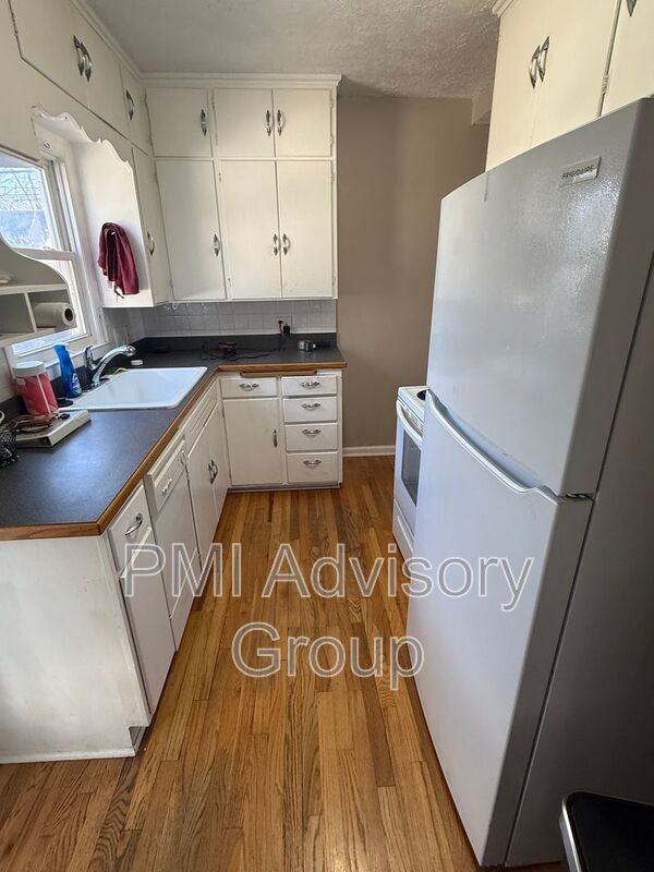 1124 Sw Collins Ave - Photo 5 of 8