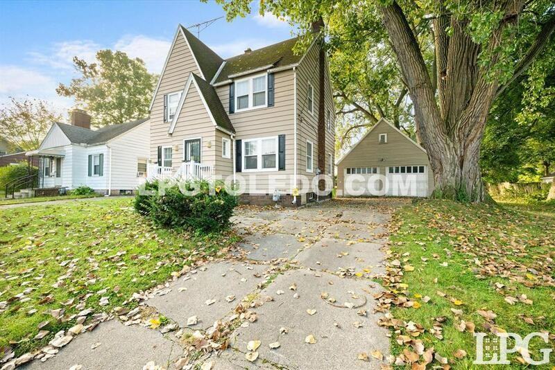 1579 Colton St - Photo 2 of 28