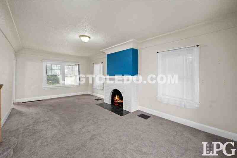 1579 Colton St - Photo 5 of 28