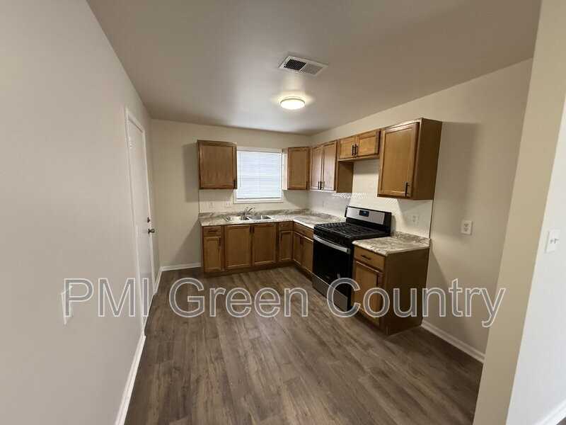 336 W 61st Pl N - Photo 7 of 13