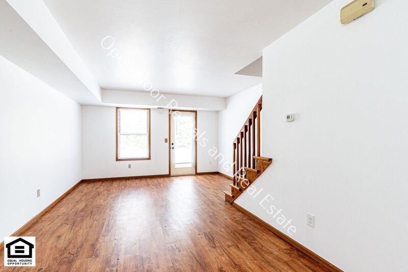 5217 Vermont Ln - Photo 2 of 19