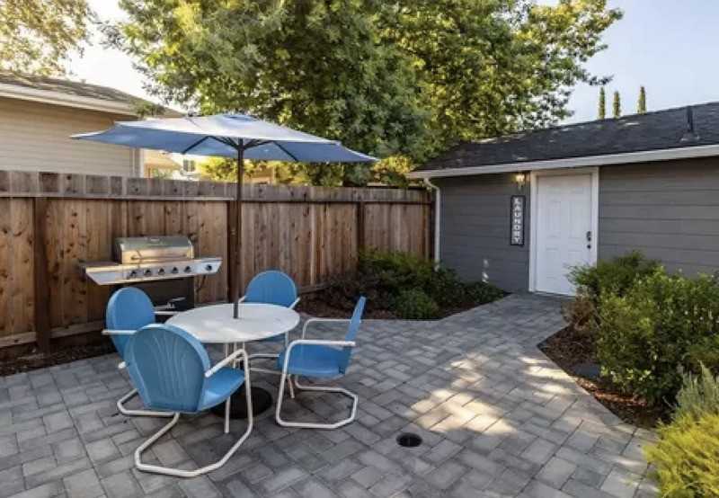 1409 Jefferson Ave - Photo 3 of 4