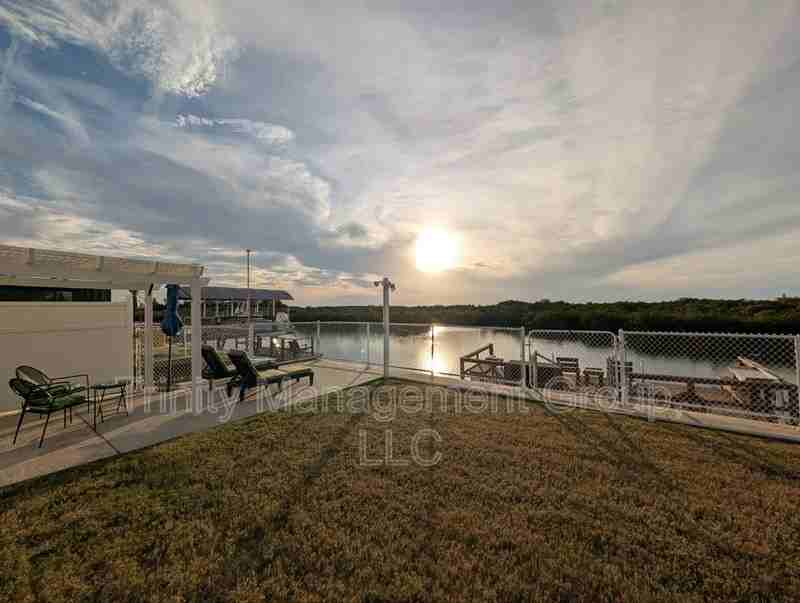 13419 Starfish Dr - Photo 2 of 10