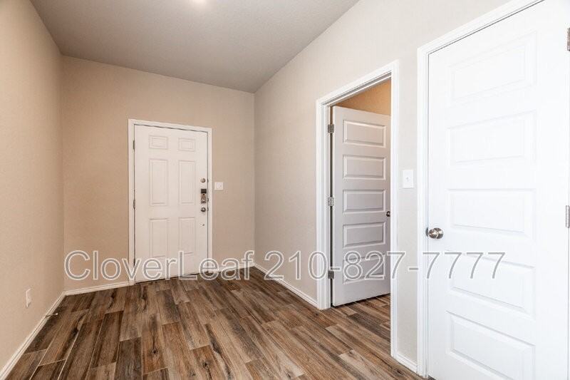 275 Kinsley Way - Photo 5 of 30