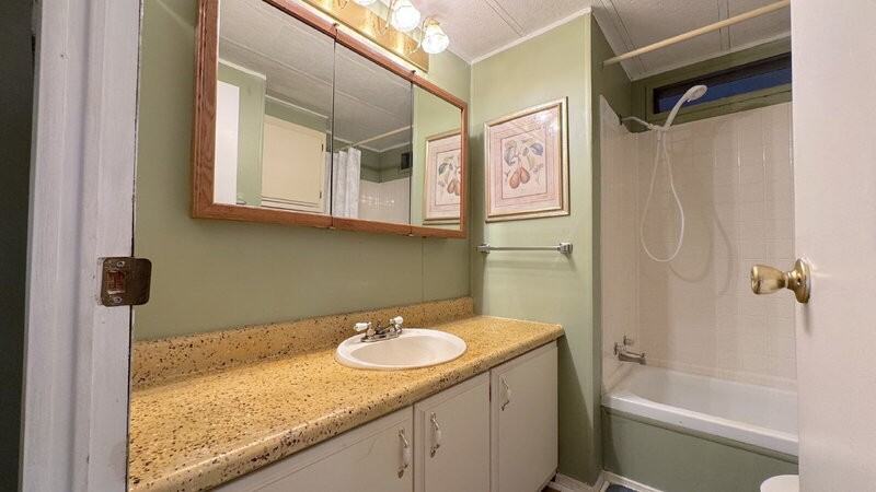 5638 James Dr - Photo 7 of 12