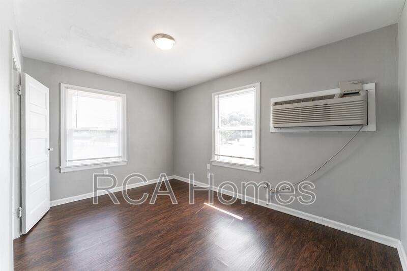 524 1/2 E Raymond St - Photo 4 of 12