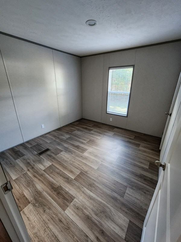 1001 Wave Ln - Photo 3 of 7