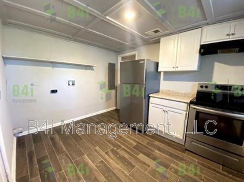 8012 Green St - Photo 7 of 16