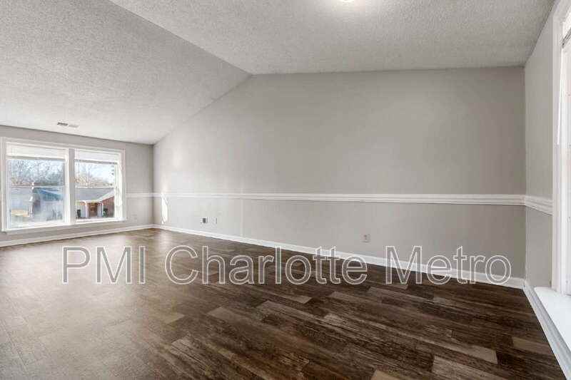 3214 Old House Cir - Photo 7 of 32