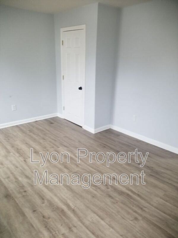 12 Clark Ct #2L - Photo 3 of 13