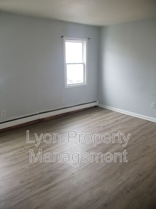 12 Clark Ct #2L - Photo 5 of 13