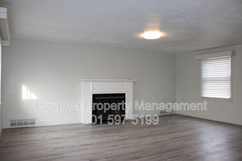 760-762 Nw #762 - Photo 2 of 19