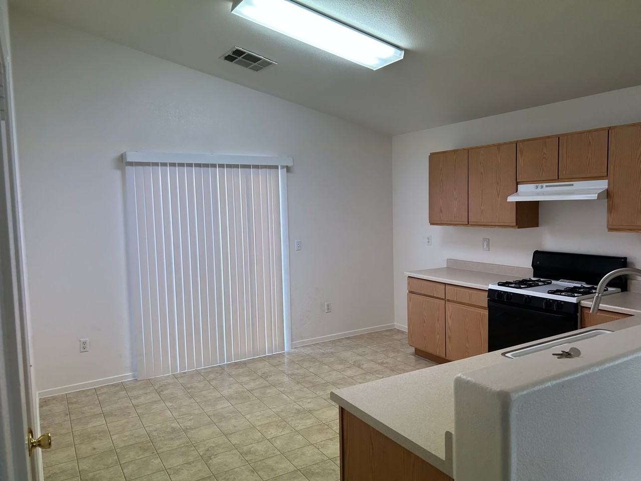 5704 Raven Creek Ave - Photo 2 of 11